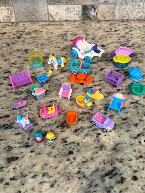 23 Piece Squinkies Lot